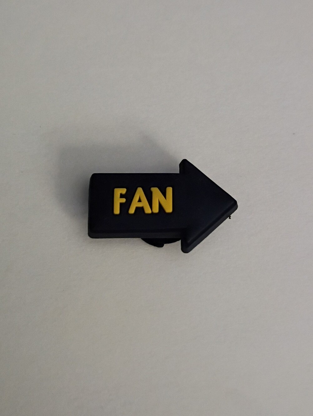 10 for $10 Jibbitz Croc Charm - Music Fan Pointed Black Arrow Yellow Text FAN 2